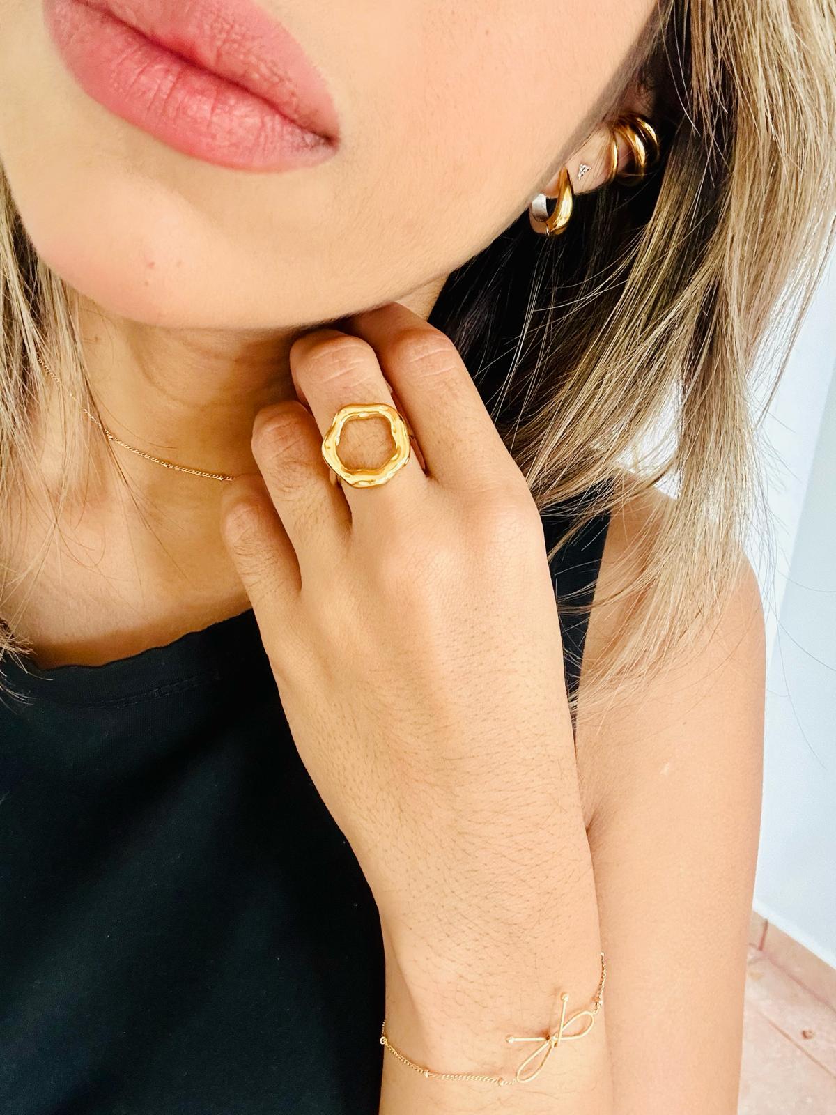 Hollow Ring (SIZE 7-8)