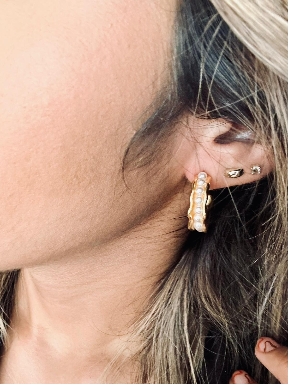 Mini Pearls Earrings